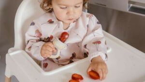 Dziecko samodzielnie jedzące - rozszerzanie diety